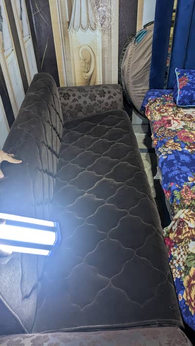 Comfortable 3-Seater Sofa cum Bed / Velvet Sofa for Sale