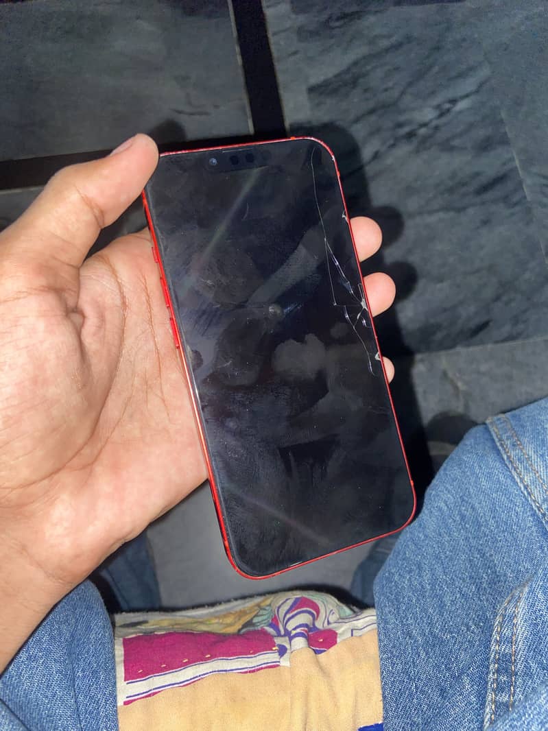 Apple iPhone 13 4
