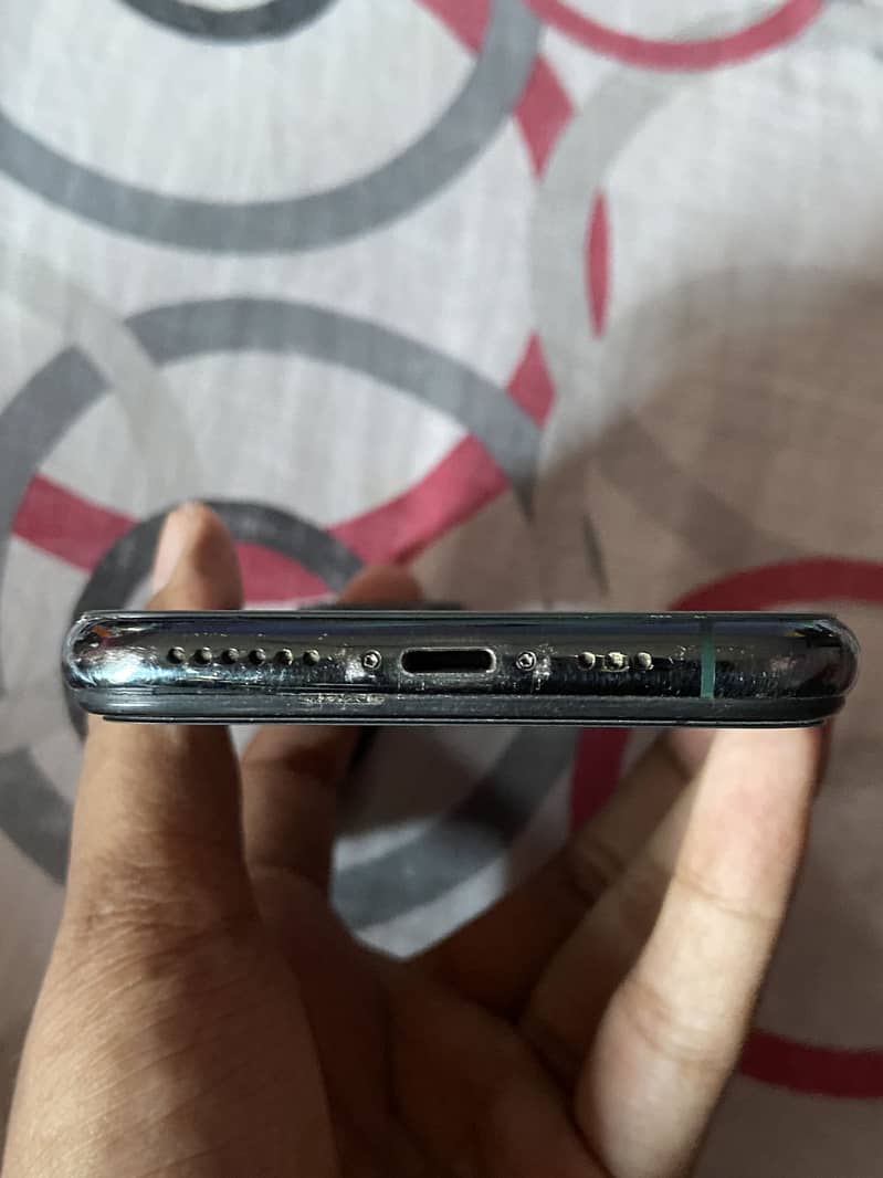Apple iPhone 11 Pro 2