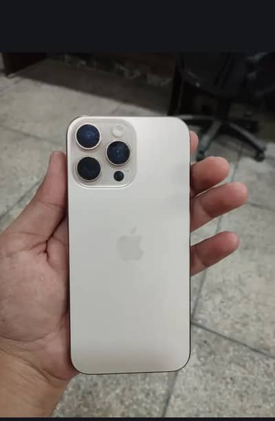 Apple iPhone 16 Pro Max