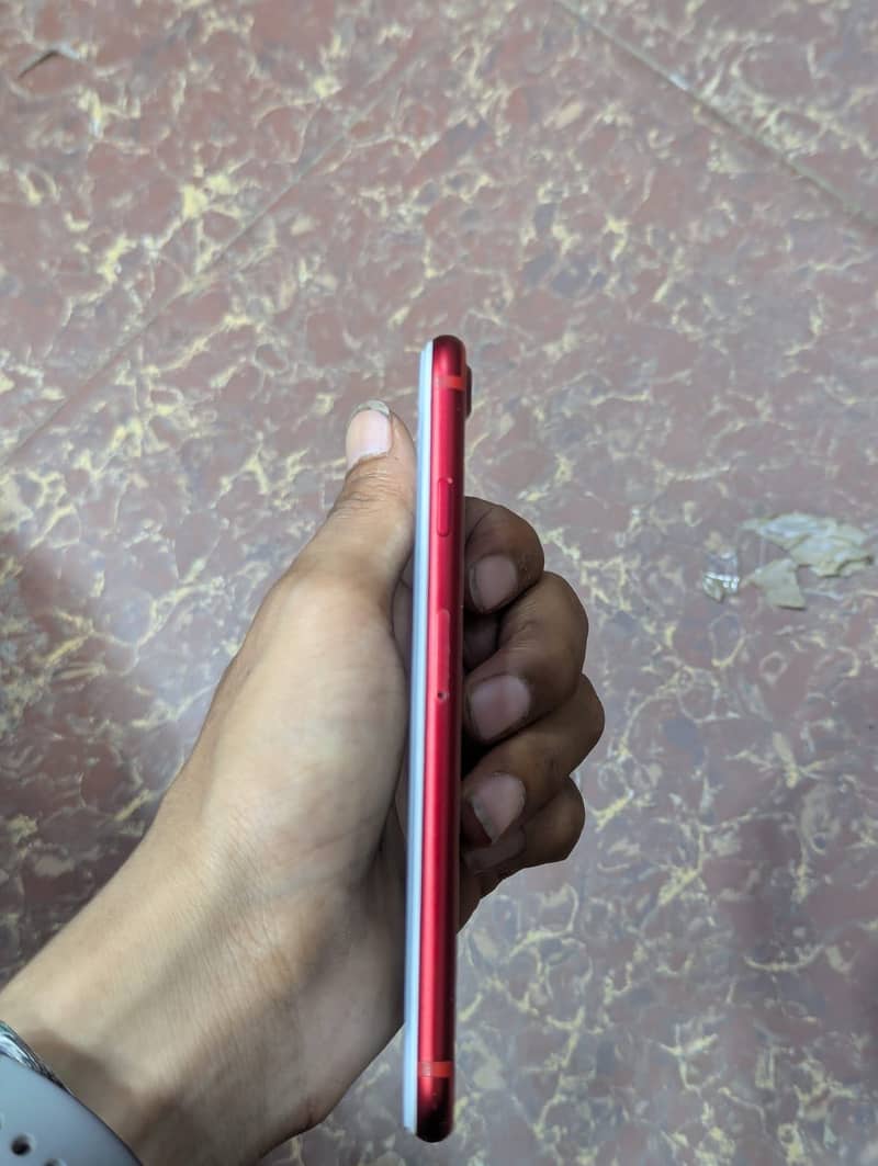 Apple iPhone 7 0