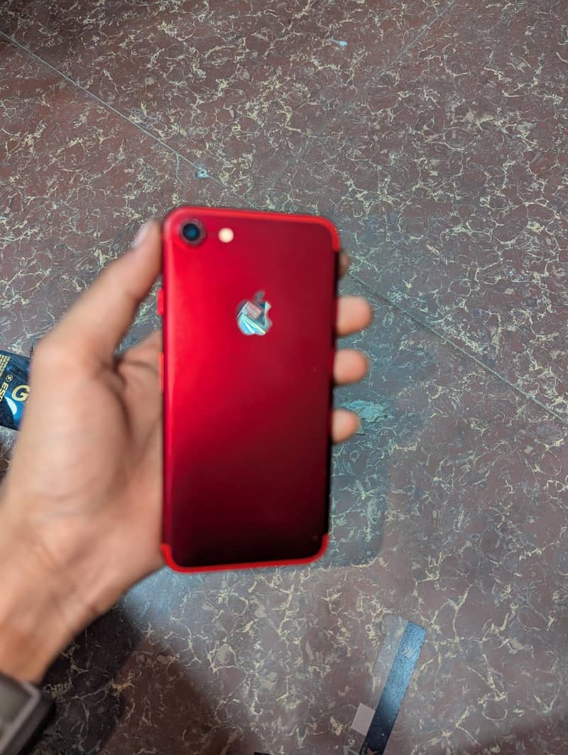 Apple iPhone 7 3