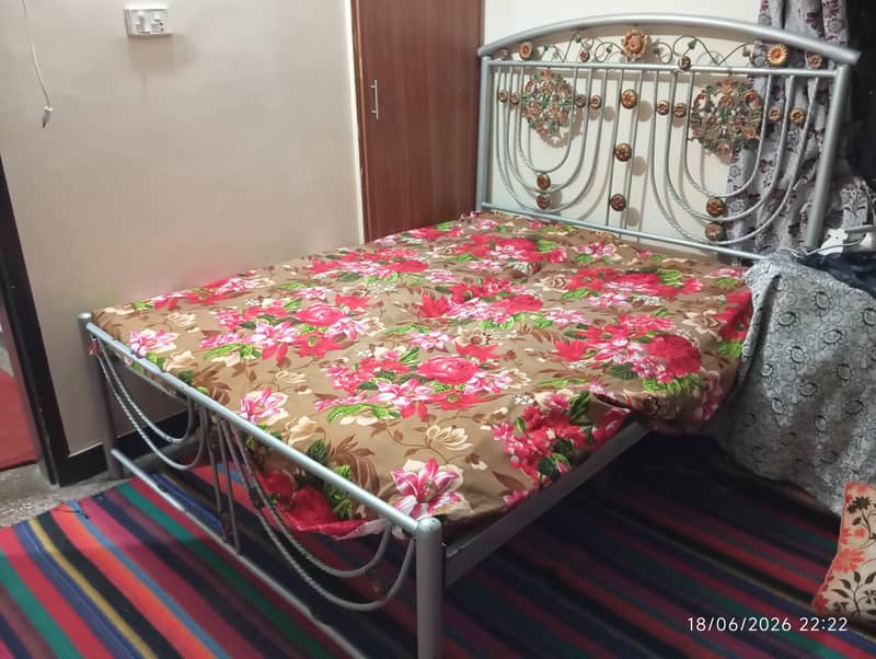 Iron Bed 0