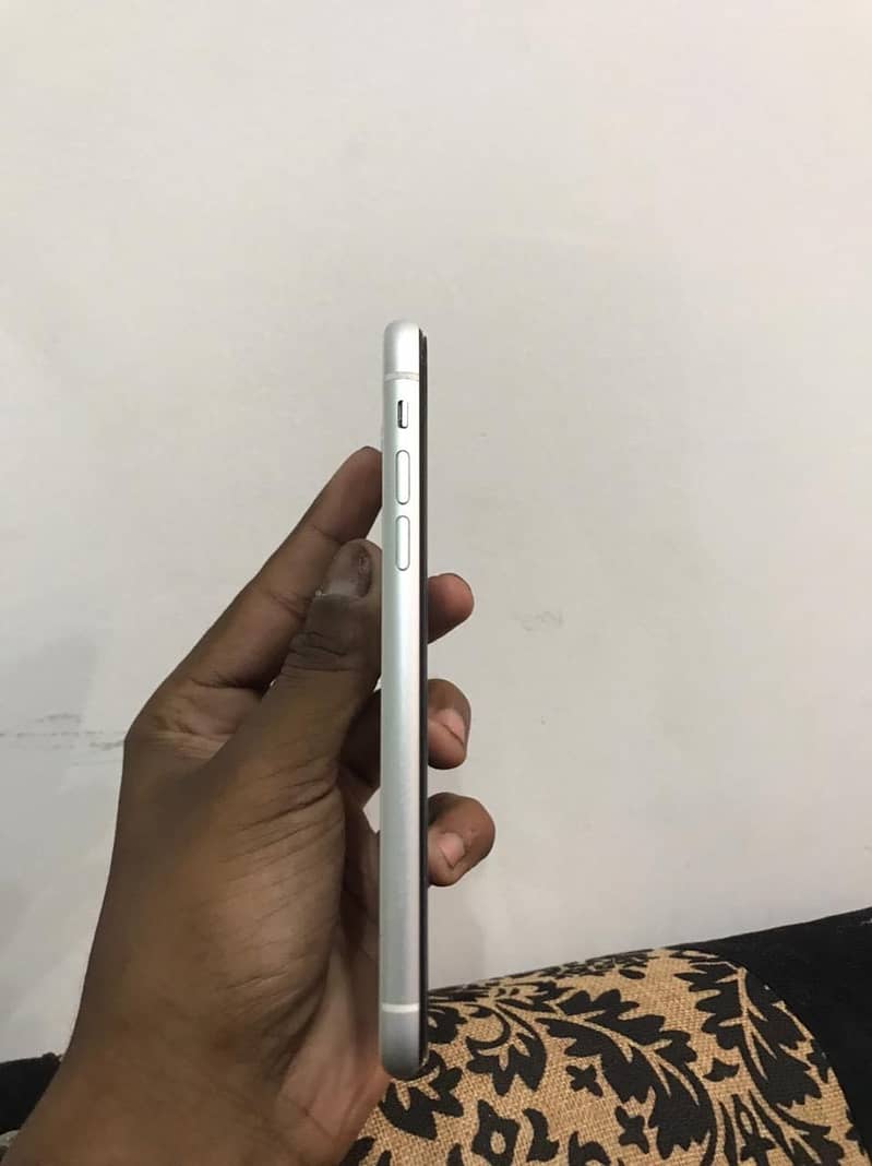Apple iPhone XR 3