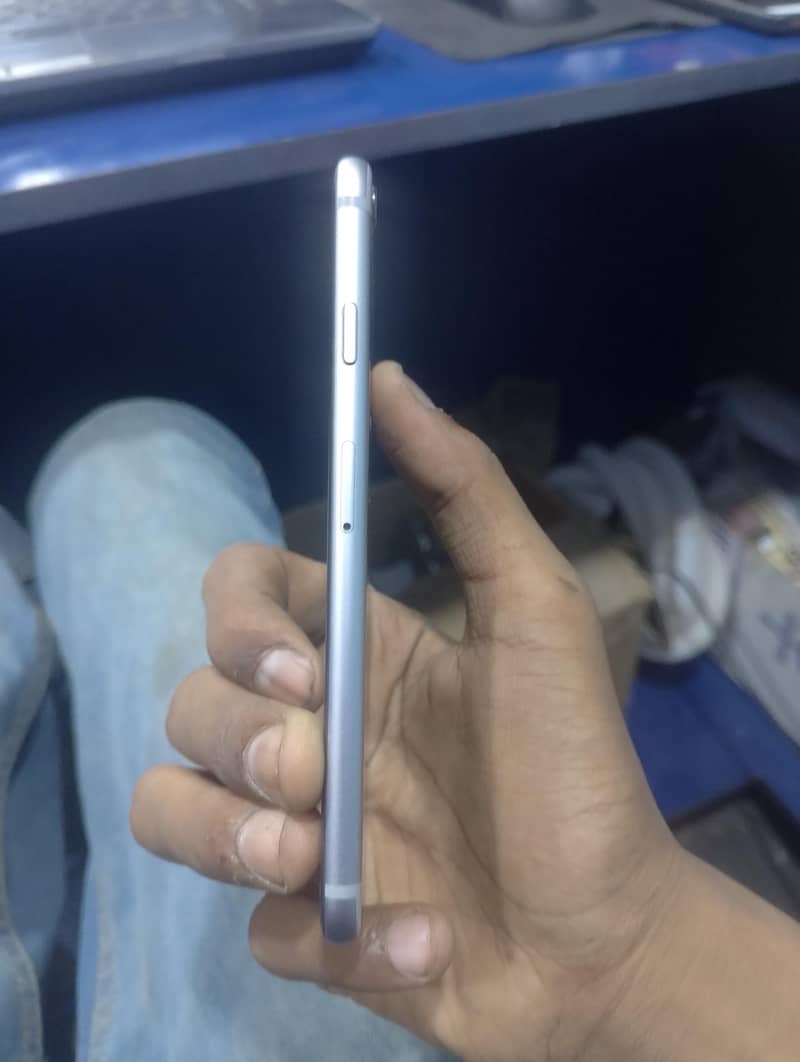 Apple iPhone 6 3