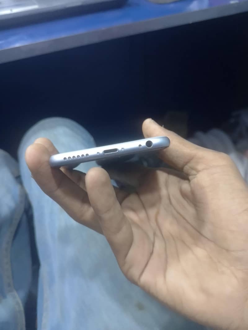 Apple iPhone 6 6