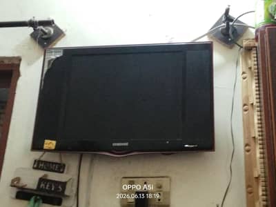 LCD television For Sale