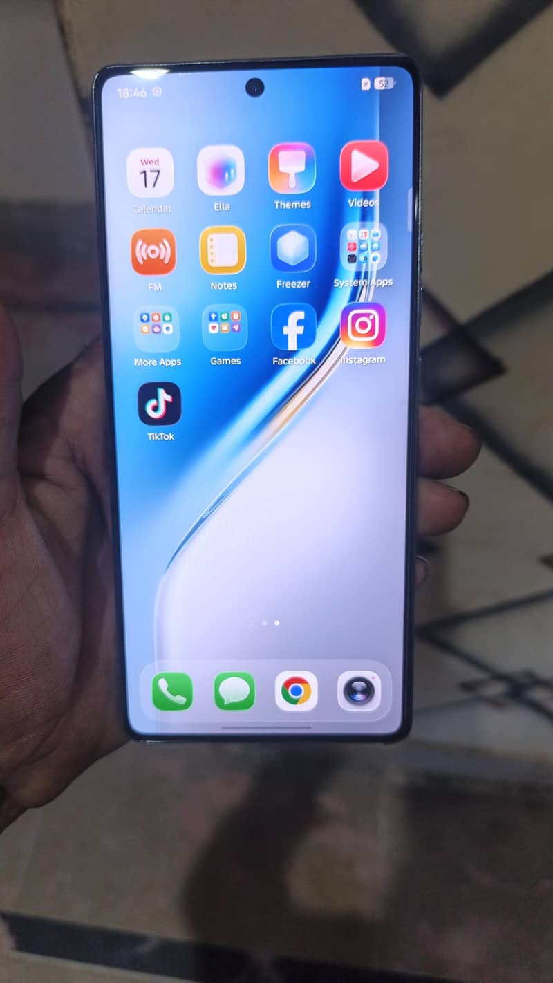 Tecno CAMON 40 1
