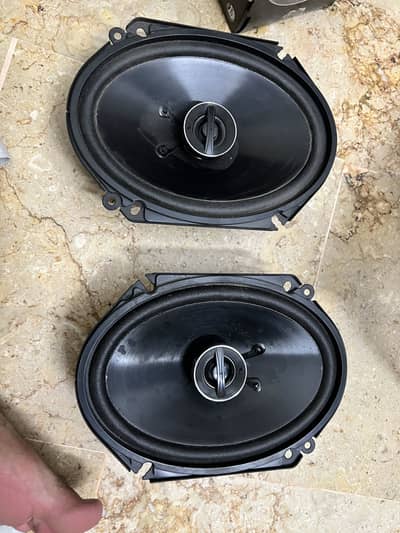 CAR SPEAKER JUST LIKE BRAND NEW