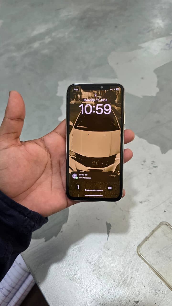 Apple iPhone X 0