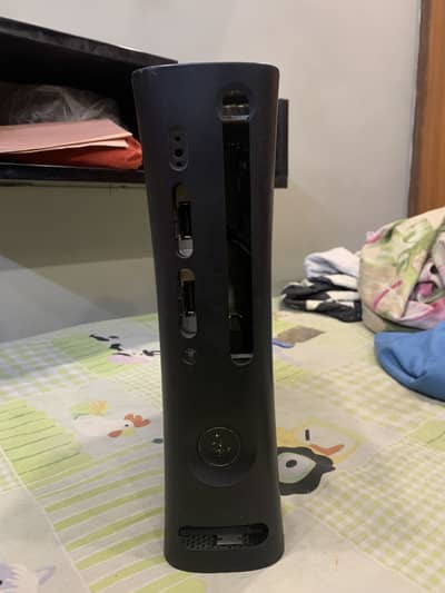 Xbox 360 Jtag with 2 controllers and hdmi with 6 games (negotiable)