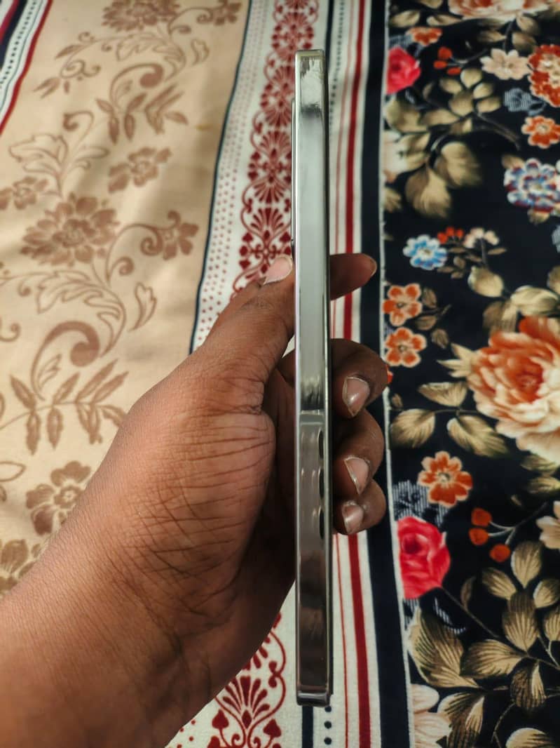 Infinix note 40 4