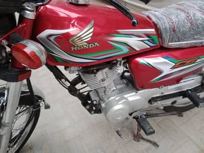 Honda 125 Hyderabad number 22 model