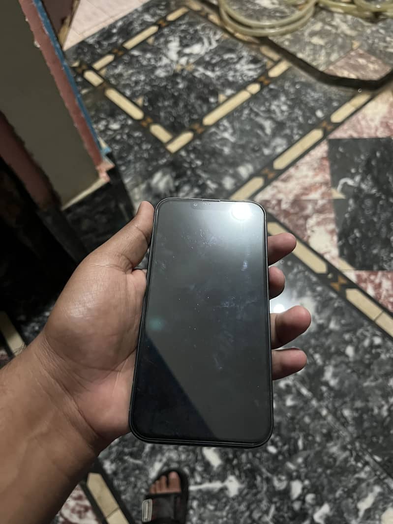 Apple iPhone 13 1