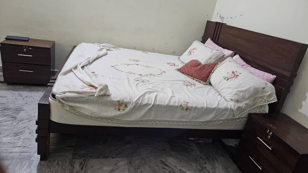 bed side table and dressing table 5