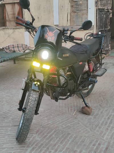 Suzuki gs 150