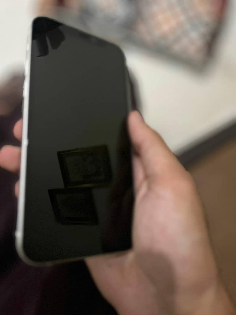 Apple iPhone 12 4