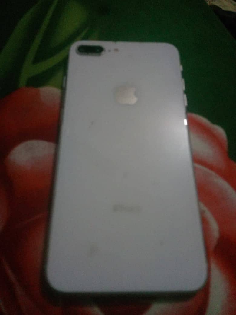Apple iPhone 8 Plus 1