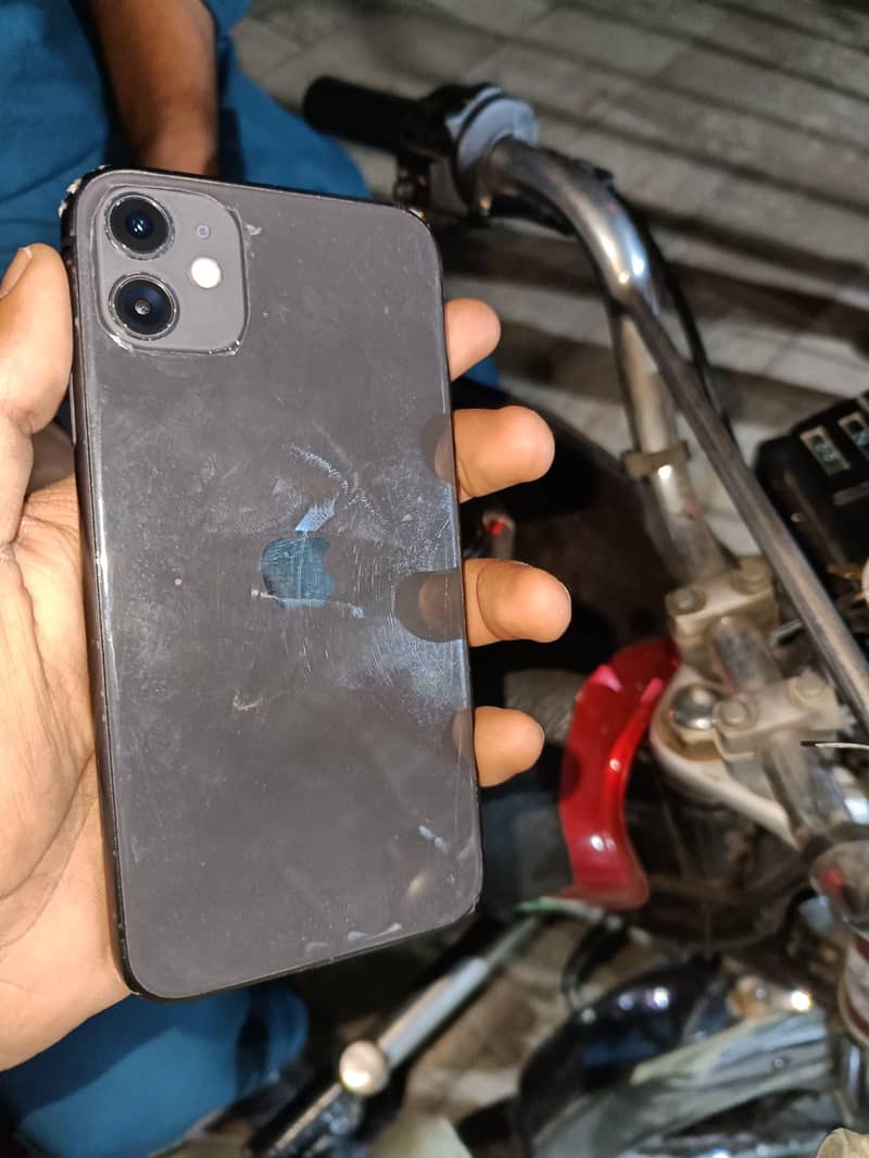 iPhone 11 0