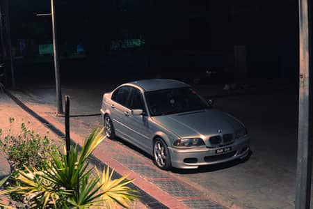 BMW 3 SERIES E46 V8