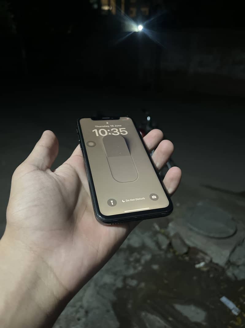 Apple iPhone X 3