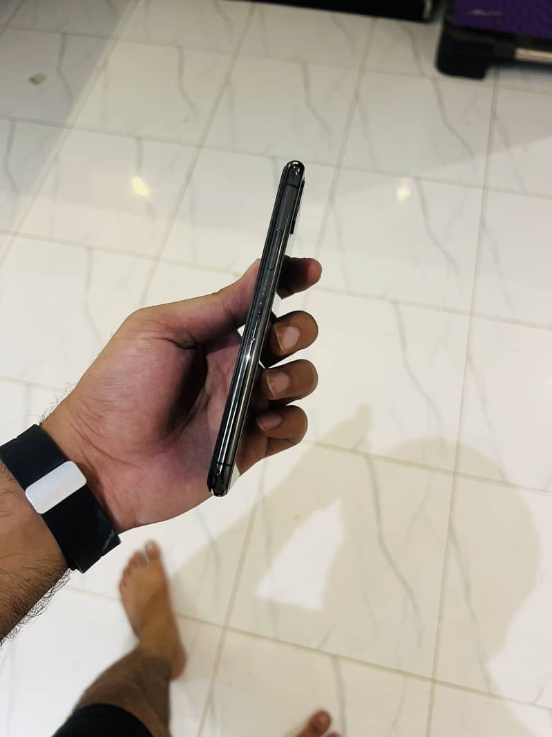 Apple iPhone X 0