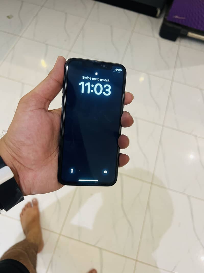 Apple iPhone X 5