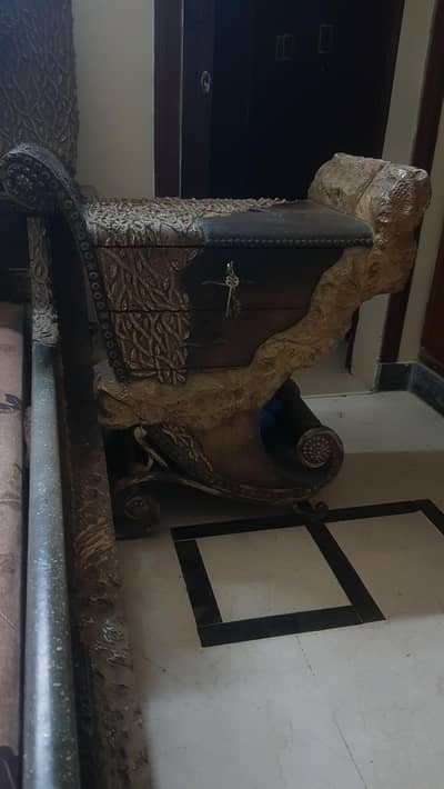 side table 2/ 1 rs 30000