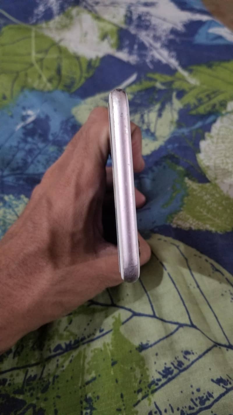 Apple iPhone 6S Plus 5