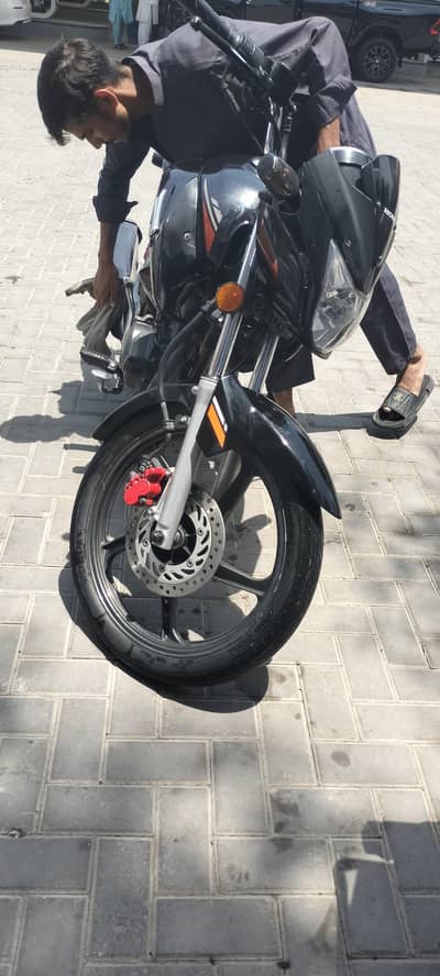 Honda cb 150 f totally janian all ok new tyre English just like new