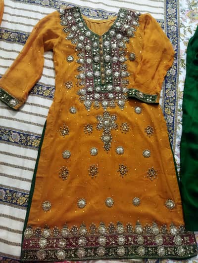 mehndi sout used for few hours only !