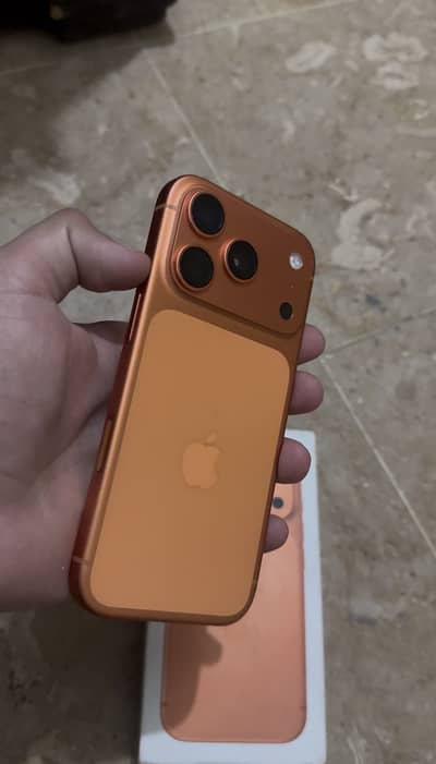 Apple iPhone 17 Pro non 100 bh 205cycle count 10/10 all okay with box