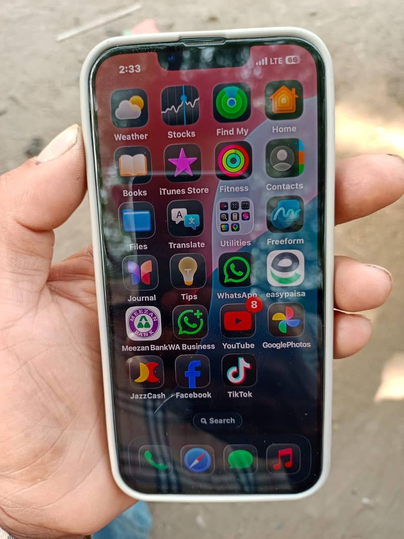 Apple iPhone 13 2