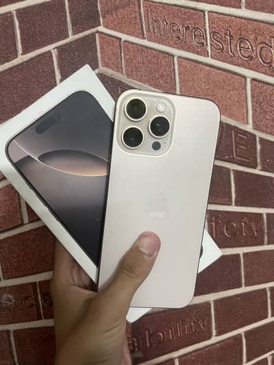 Apple iPhone 16 Pro Max