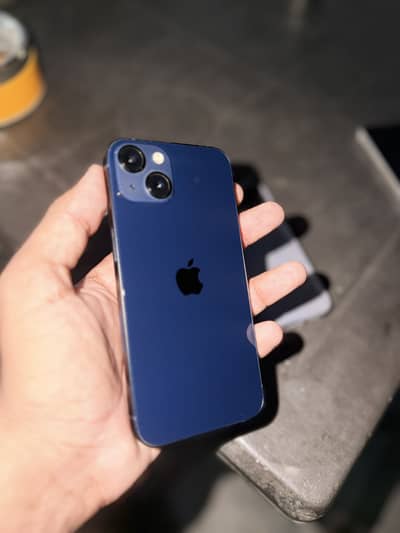 Apple iPhone 13