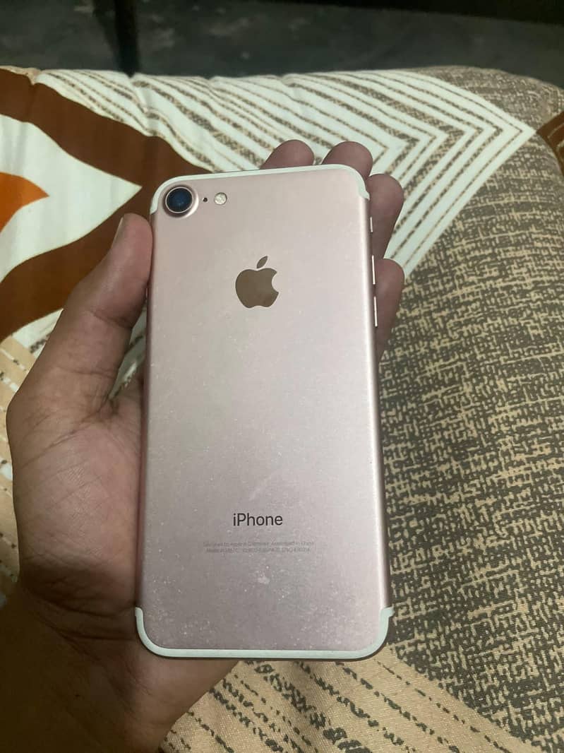 Apple iPhone 7 0