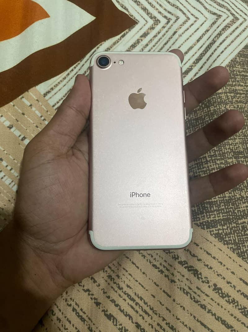 Apple iPhone 7 1