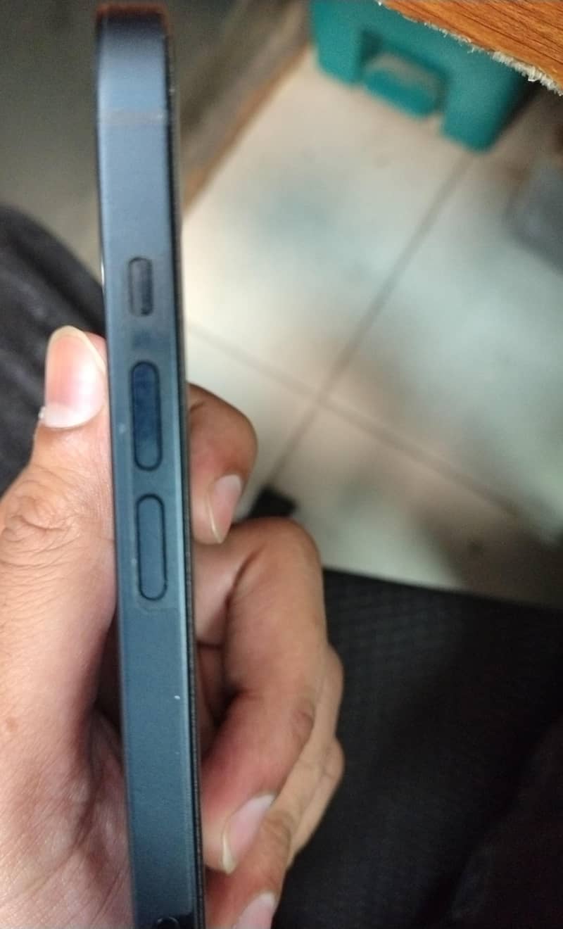 Apple iPhone 13 6