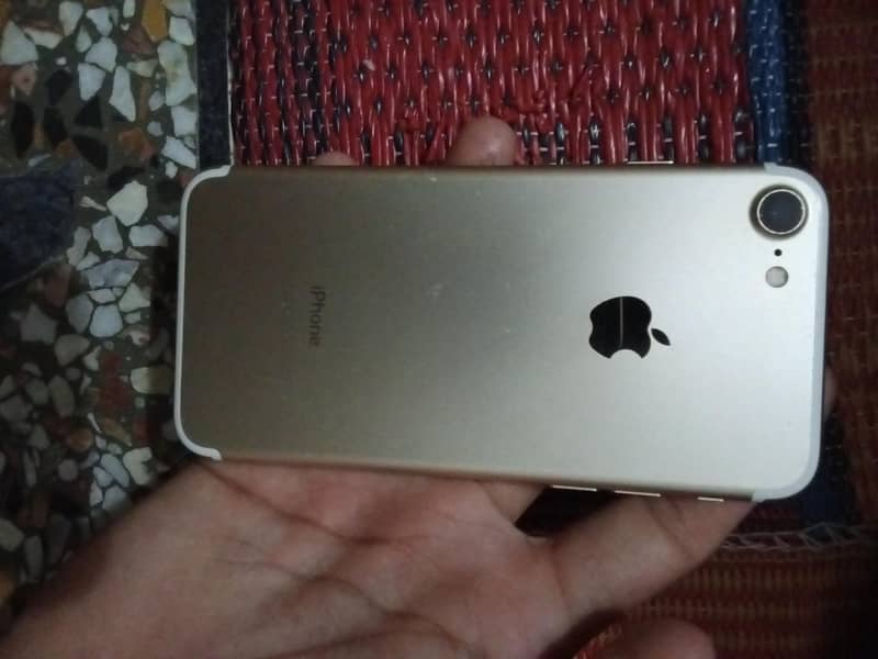 Apple iPhone 7 1