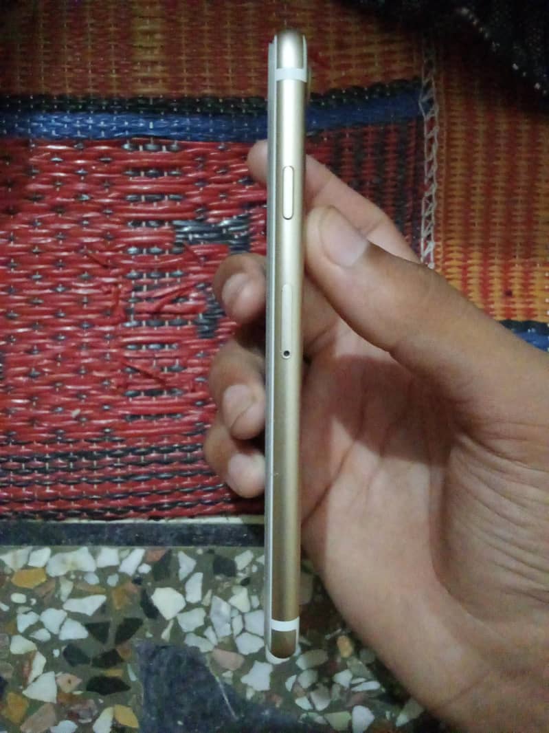 Apple iPhone 7 2
