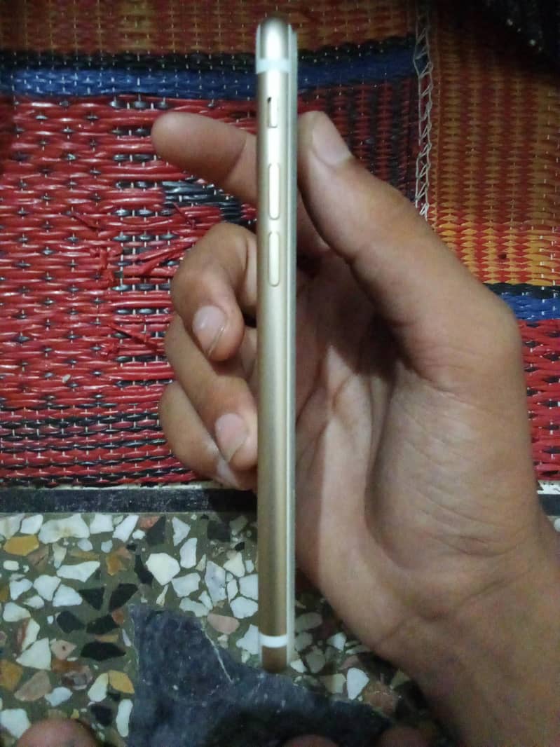 Apple iPhone 7 3