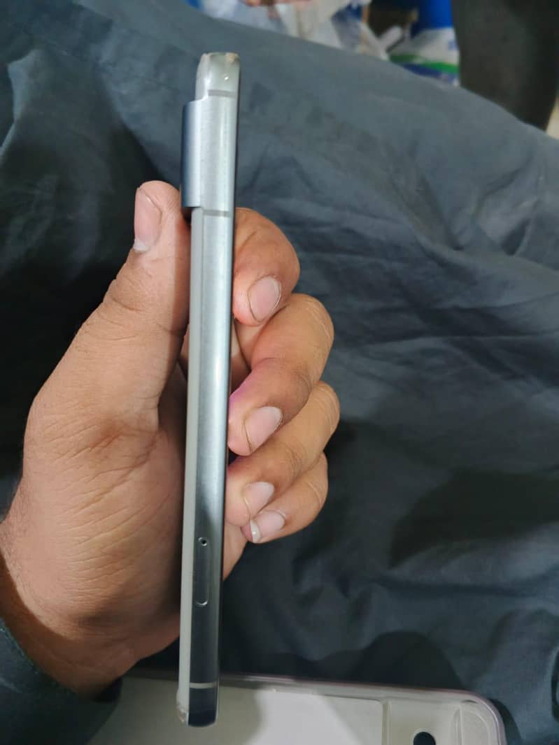 Google Pixel 8 5