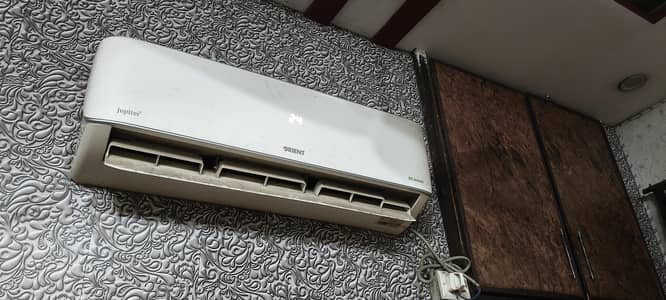 orient jupiter 1.5 ton ac 10/9 condition box bhi sath ha ac ka