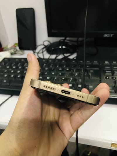 Apple iPhone 16 Pro