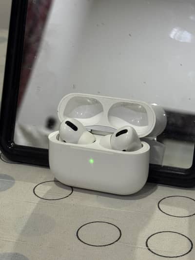 Apple AirPods Pro 1st Generation