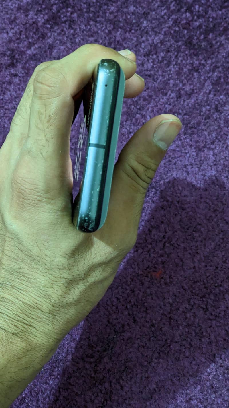 Google Pixel 8 4