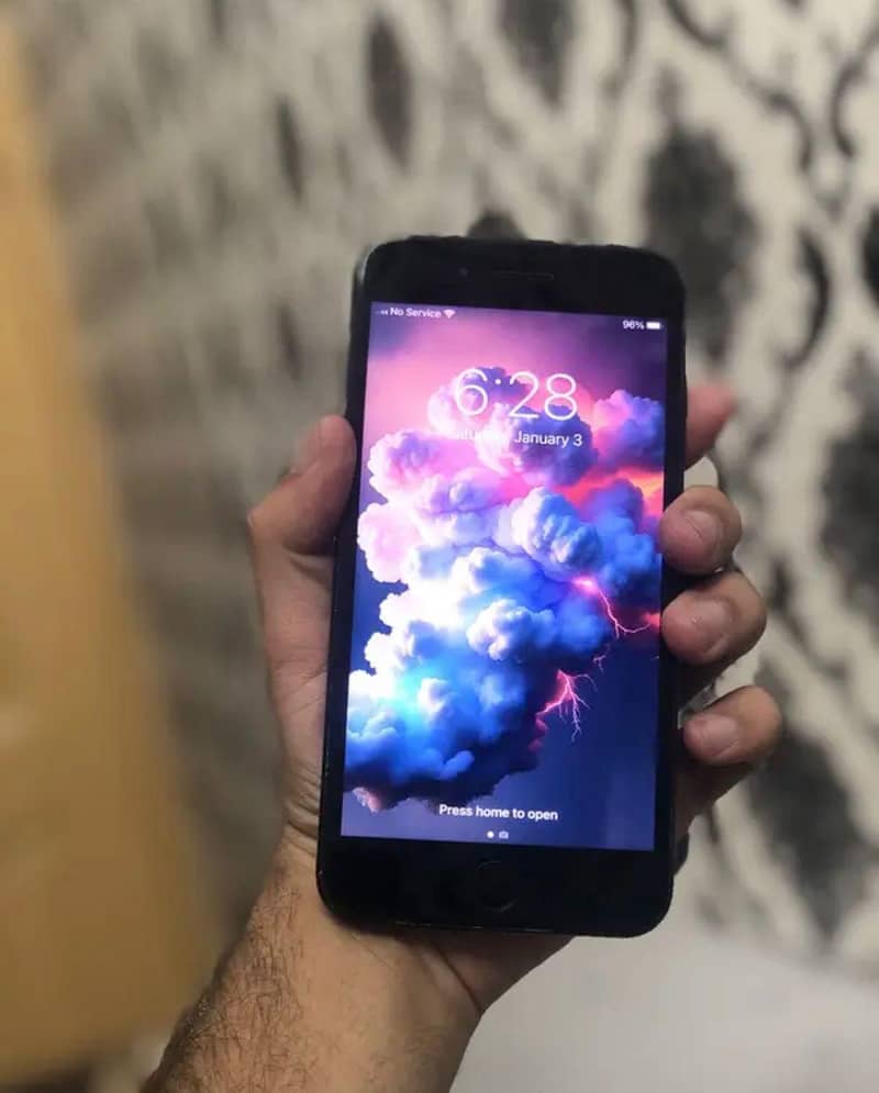 Apple iPhone 7 Plus 1