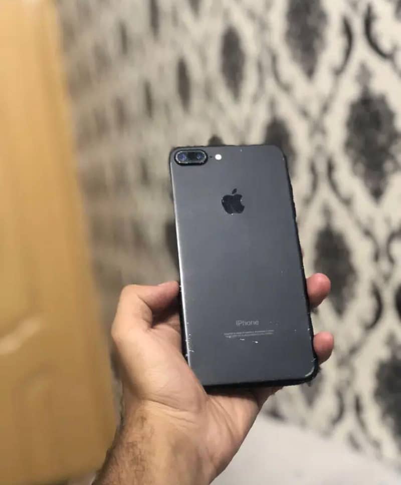 Apple iPhone 7 Plus 2