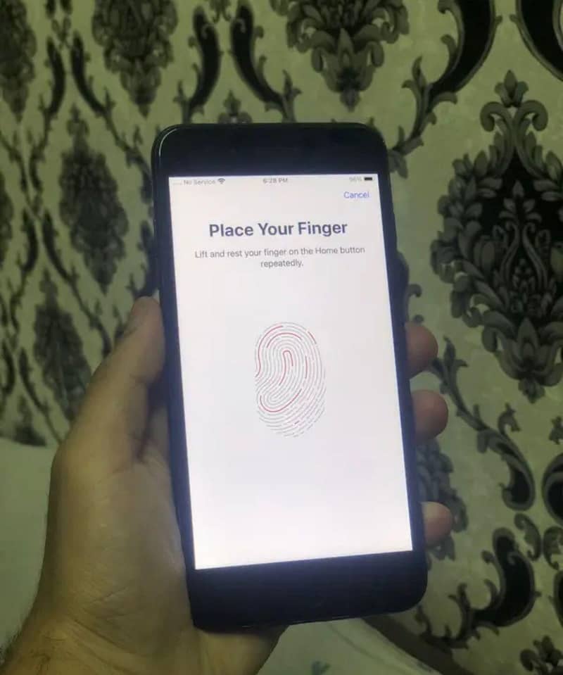 Apple iPhone 7 Plus 6