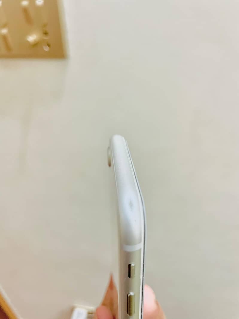 Apple iPhone 8 4